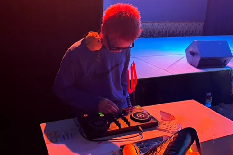 DJ