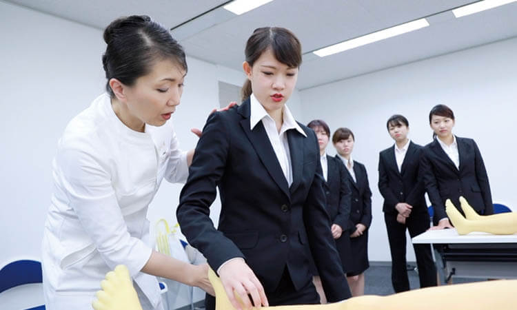 エステサロンとのコラボはエステサロン業界を知れるので、就職に有利!