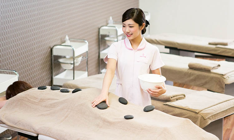 キレイ×癒しの授業で様々なお客様に対応できるエステティシャンに!