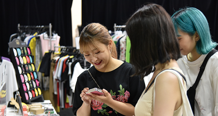 原宿・表参道がキャンパス!店舗見学実習で現場を知る!