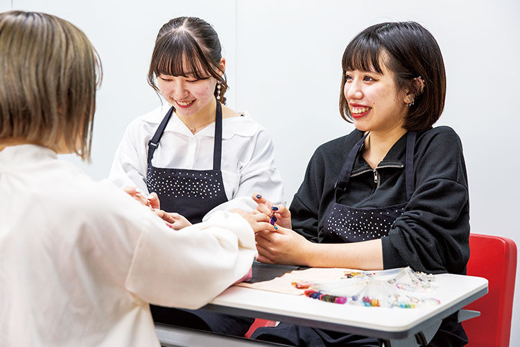 トータルに美容・ファッションの基礎を学ぶ