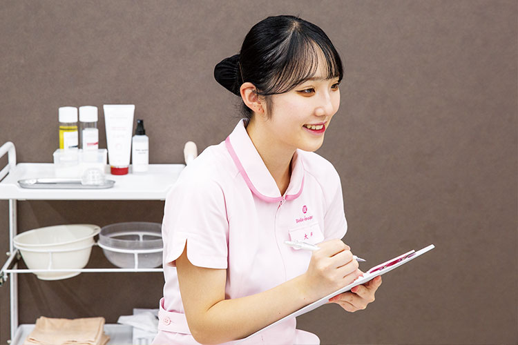 トータルに美容・ファッションの基礎を学ぶ