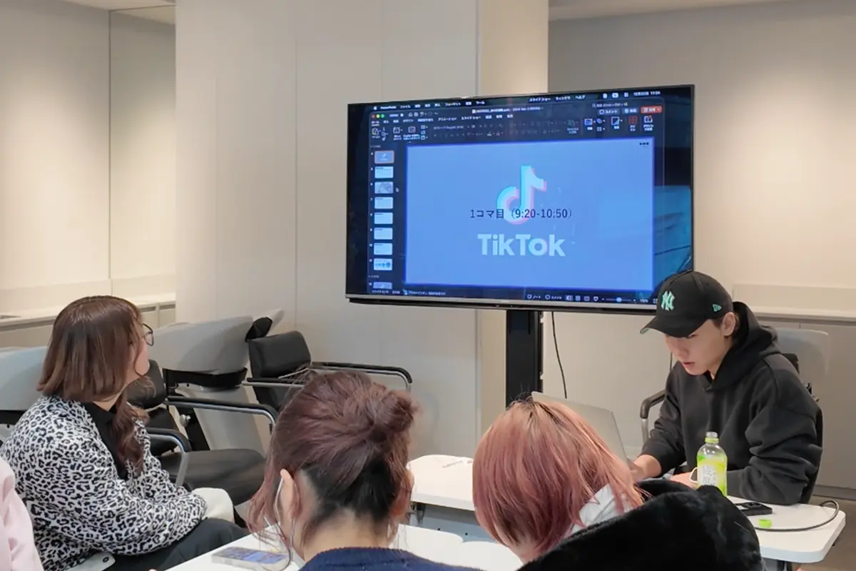 美容師 × インフルエンサー