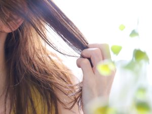 髪を早くのばす方法